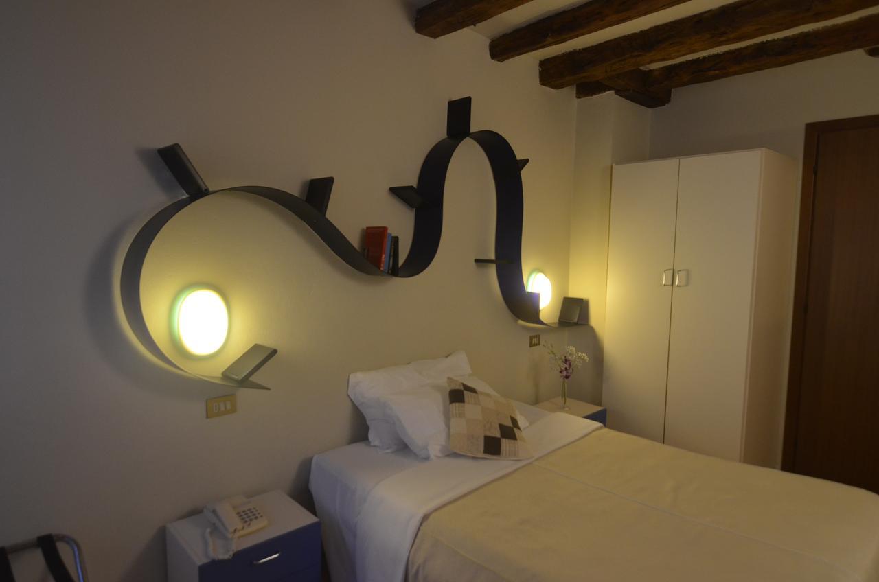 Piccolo Tiepolo Hotel เวนิส ภายนอก รูปภาพ